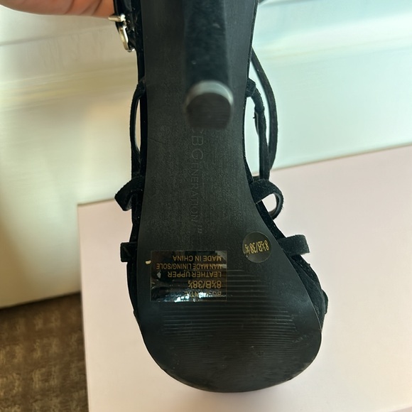 BCBG suede shoes - Picture 2 of 2